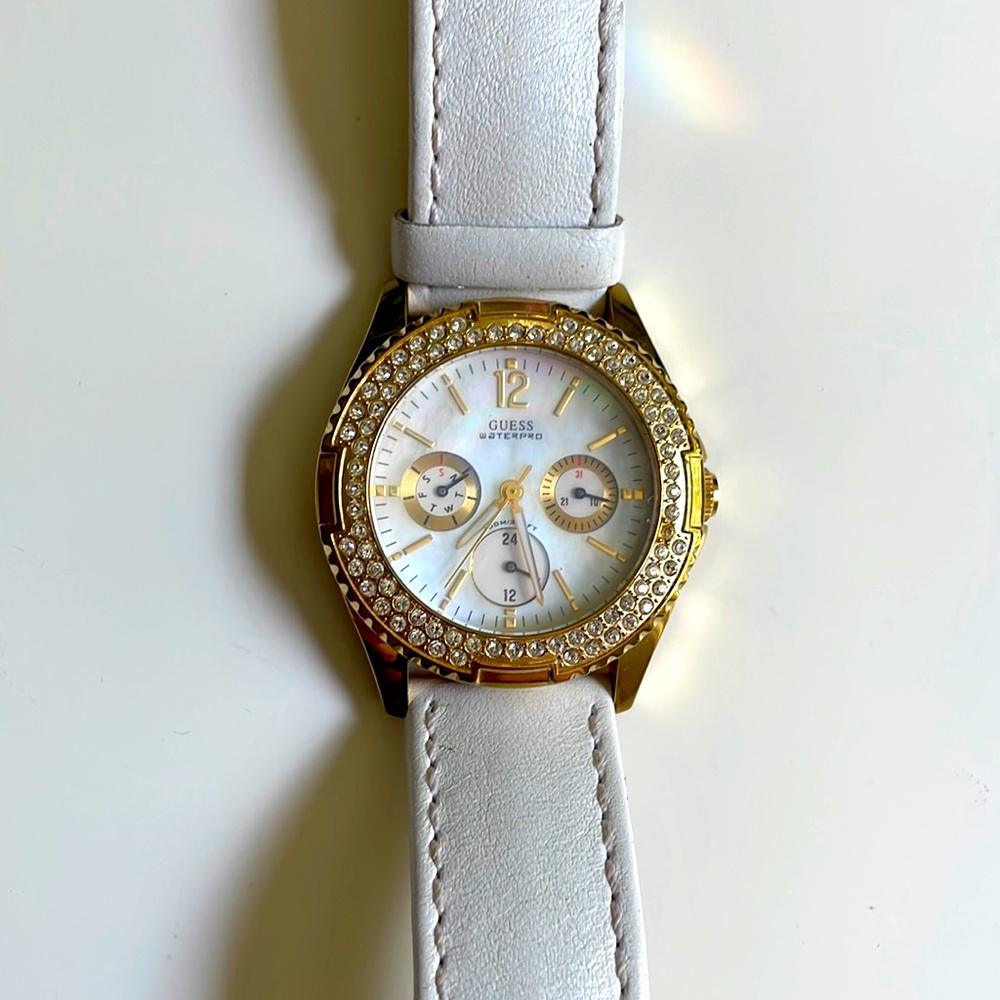 Mother of Pearl Guess Waterpro watch